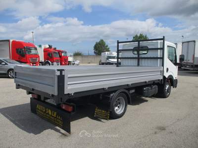 Nissan Cabstar 35-13 2.5 130CV CASSONE FISSO DA 4.10 METRI Bianco usata Giugliano in Campania