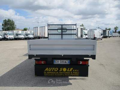 Nissan Cabstar 35-13 2.5 130CV CASSONE FISSO DA 4.10 METRI Bianco usata Giugliano in Campania
