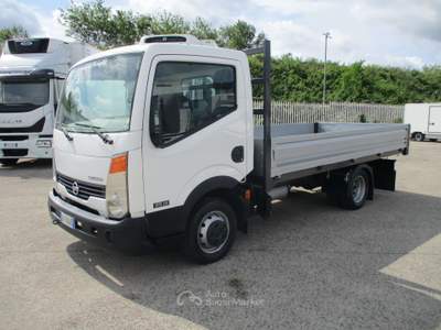 Nissan Cabstar 35-13 2.5 130CV CASSONE FISSO DA 4.10 METRI Bianco usata Giugliano in Campania