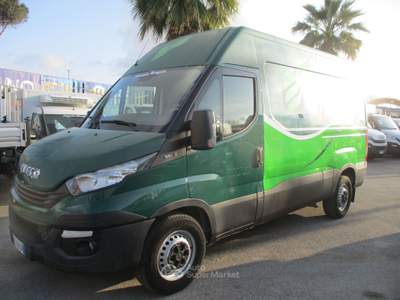 Iveco Daily 35S12 2.3 120CV E6B FURGONE PASSO MEDIO Verde usata Giugliano in Campania