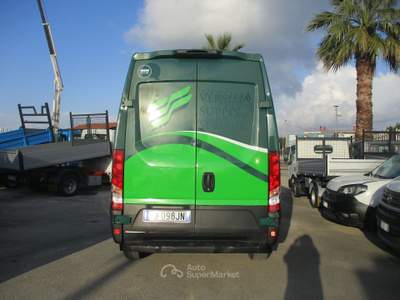 Iveco Daily 35S12 2.3 120CV E6B FURGONE PASSO MEDIO Verde usata Giugliano in Campania