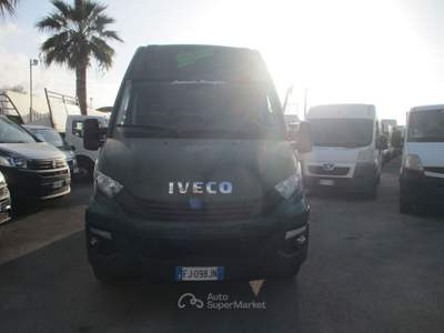 Iveco Daily 35S12 2.3 120CV E6B FURGONE PASSO MEDIO Verde usata Giugliano in Campania