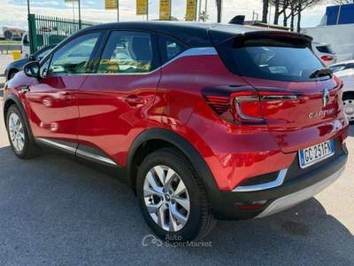 Renault Captur CAPTUR E-TECH PLUG-IN HYBRID 1.6 AUTOMATICA/NAVI/P Rosso usata Giugliano in Campania
