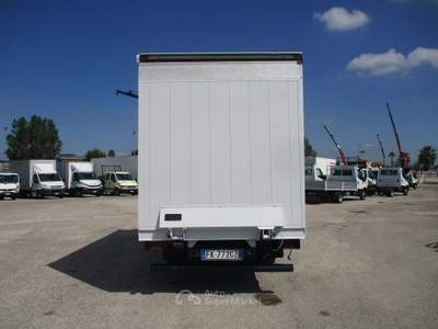 Iveco Daily 35S15 2.3 150CV EURO 5 FURGONE+ PEDANA CARICATRICE Bianco usata Giugliano in Campania