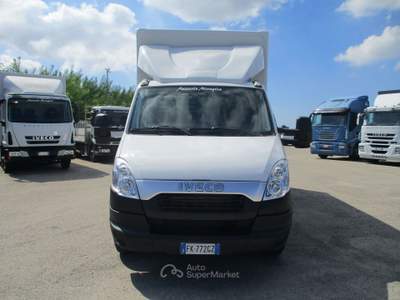 Iveco Daily 35S15 2.3 150CV EURO 5 FURGONE+ PEDANA CARICATRICE Bianco usata Giugliano in Campania