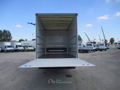 Iveco Daily 35S15 2.3 150CV EURO 5 FURGONE+ PEDANA CARICATRICE Bianco usata Giugliano in Campania