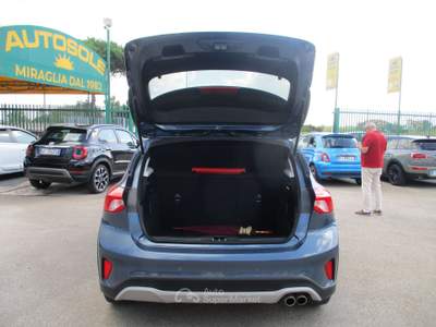 Ford Focus 1.5 TDCI ACTIVE ECOBLUE AUTOMATICA/NAVI/PDC Blu/Azzurro usata Giugliano in Campania