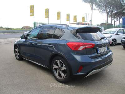 Ford Focus 1.5 TDCI ACTIVE ECOBLUE AUTOMATICA/NAVI/PDC Blu/Azzurro usata Giugliano in Campania