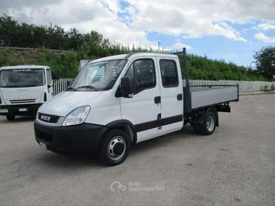 Iveco Daily 35C11 2.3 110CV DOPPIA CABINA 7P RIBALTABILE TRIL Bianco usata Giugliano in Campania