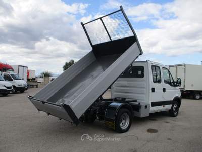 Iveco Daily 35C11 2.3 110CV DOPPIA CABINA 7P RIBALTABILE TRIL Bianco usata Giugliano in Campania