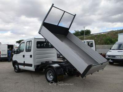 Iveco Daily 35C11 2.3 110CV DOPPIA CABINA 7P RIBALTABILE TRIL Bianco usata Giugliano in Campania