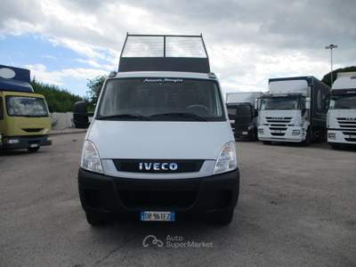 Iveco Daily 35C11 2.3 110CV DOPPIA CABINA 7P RIBALTABILE TRIL Bianco usata Giugliano in Campania