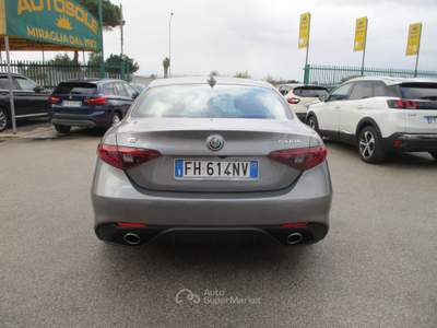 Alfa Romeo Giulia 2.2 T 210CV E6 Q4 VELOCE NAVI/PELLE/CAMERA KM CERT Grigio usata Giugliano in Campania