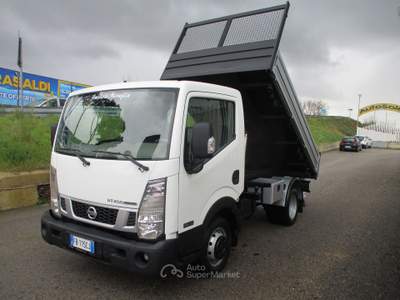 Nissan Cabstar NT 400 35-14 2.5 140CV E5 RIBALTABILE TRILATERALE Bianco usata Giugliano in Campania