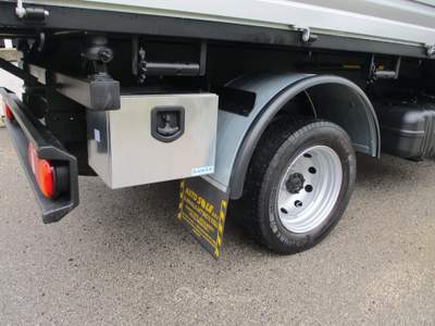Nissan Cabstar NT 400 35-14 2.5 140CV E5 RIBALTABILE TRILATERALE Bianco usata Giugliano in Campania