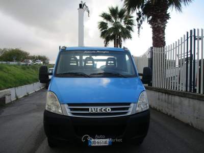 Iveco Daily 35C10 2.3 GRU BONFIGLIOLI 2300/2S RIBALTABILE NUOV Blu/Azzurro usata Giugliano in Campania
