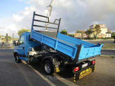 Iveco Daily 35C10 2.3 GRU BONFIGLIOLI 2300/2S RIBALTABILE NUOV Blu/Azzurro usata Giugliano in Campania