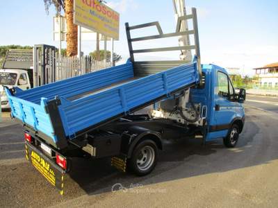 Iveco Daily 35C10 2.3 GRU BONFIGLIOLI 2300/2S RIBALTABILE NUOV Blu/Azzurro usata Giugliano in Campania