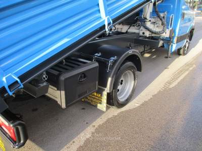 Iveco Daily 35C10 2.3 GRU BONFIGLIOLI 2300/2S RIBALTABILE NUOV Blu/Azzurro usata Giugliano in Campania