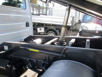 Iveco Daily 35C12 2.3 120CV E6D RIBALTABILE TRILATERALE Bianco usata Giugliano in Campania