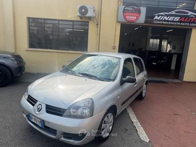 Renault Clio RENAULT CLIO 1,2BENZINA GPL 2009 X NEOPATENTATI 3886920620 Grigio usata Tavazzano con Villavesco