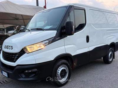 Iveco Daily 35S12V 2.3 HPT PC-TN Bianco usata Torino