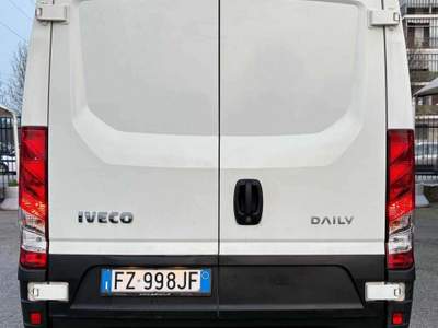 Iveco Daily 35S12V 2.3 HPT PC-TN Bianco usata Torino