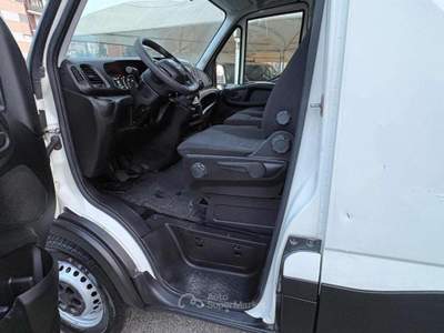 Iveco Daily 35S12V 2.3 HPT PC-TN Bianco usata Torino