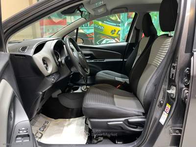 Toyota Yaris Yaris 1.5 Hybrid 5p. Business *CAMBIO AUT.*NEOPATENTATI* Grigio usata Castrezzato