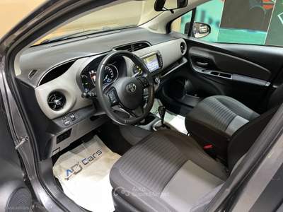 Toyota Yaris Yaris 1.5 Hybrid 5p. Business *CAMBIO AUT.*NEOPATENTATI* Grigio usata Castrezzato