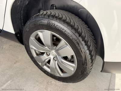 Peugeot 2008 2008 BlueHDi 75 Active GARANTITA 1 ANNO POCHI KM! Bianco usata Qualiano