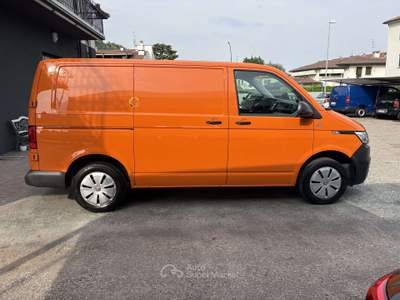 Volkswagen Multivan 2.0 tdi 110 cv Arancione usata Montecchio Maggiore