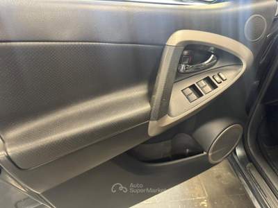 Toyota RAV4 RAV 4 RAV4 2.2 D-4D 177 CV Luxury Grigio usata Prato