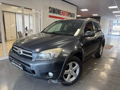 Toyota RAV4 RAV 4 RAV4 2.2 D-4D 177 CV Luxury Grigio usata Prato