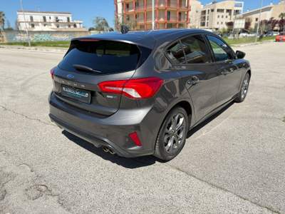 Ford Focus FORD FOCUS  BERLINA 1.0 ECOBOOST HYBRID 125CV ST LINE Grigio usata Altamura