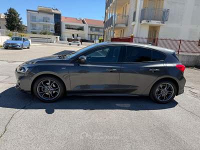 Ford Focus FORD FOCUS  BERLINA 1.0 ECOBOOST HYBRID 125CV ST LINE Grigio usata Altamura