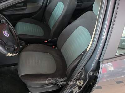 Fiat Grande Punto 90 CV 5 porte Emotion Grigio usata Bisceglie