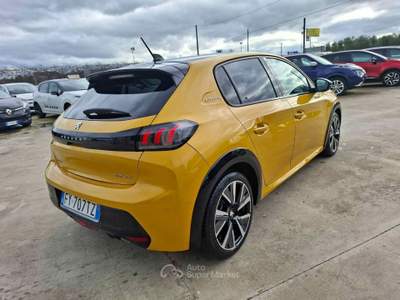 Peugeot 208 S&S 5 porte GT Line - 2019 Giallo usata ANDRIA