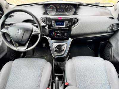 Lancia Ypsilon Y ECOCHIC 1.0 FireFly Hybrid SILVER TOTAL L usata Tuglie