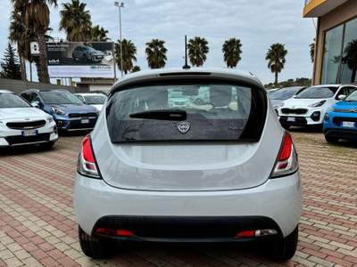 Lancia Ypsilon Y ECOCHIC 1.0 FireFly Hybrid SILVER TOTAL L usata Tuglie