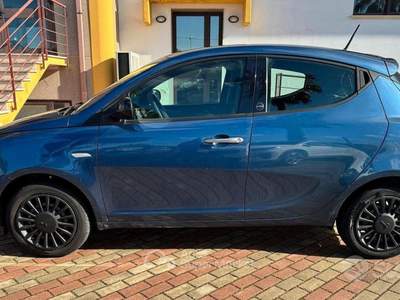 Lancia Ypsilon ECOCHIC 1.0 FIREFLY 70CV SILVER usata Tuglie