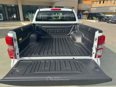 Isuzu D-Max km 0 Bianco usata Tuglie