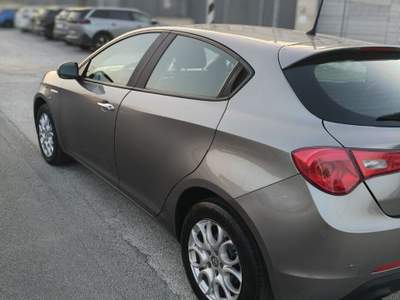 Alfa Romeo Giulietta  Grigio usata Bari