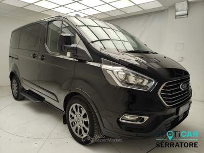 Ford Tourneo Custom I 320 2.0 tdci MHEV 150cv Titanium L1H1 E6.2 Nero usata Erba