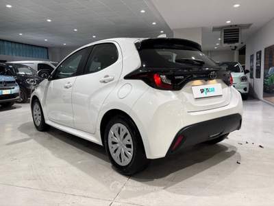 Toyota Yaris Hybrid Active MY24 Bianco usata Milano