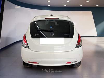 Lancia Ypsilon III 2021 1.0 firefly hybrid Gold s&s 70cv 5p.ti Grigio usata Torino
