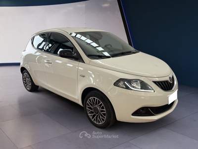 Lancia Ypsilon III 2021 1.0 firefly hybrid Gold s&s 70cv 5p.ti Grigio usata Torino