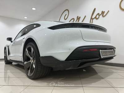Porsche Taycan 4S Performance Bianco usata Padova