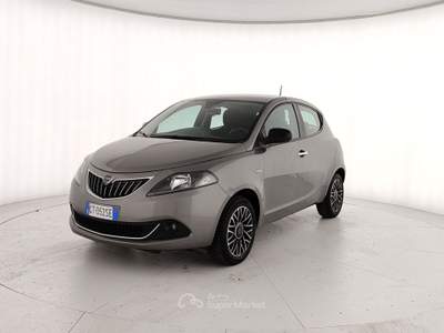 Lancia Ypsilon III 2021 1.0 firefly hybrid Platino s&s 70cv Grigio usata Caserta