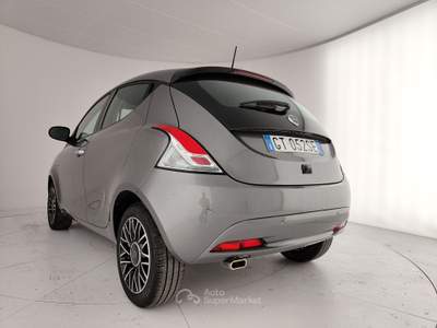 Lancia Ypsilon III 2021 1.0 firefly hybrid Platino s&s 70cv Grigio usata Caserta